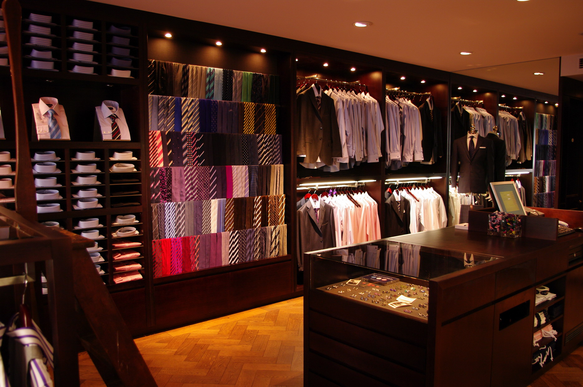 Navigating the Retail Space: Key Considerations for an Effective Store Fit-Out