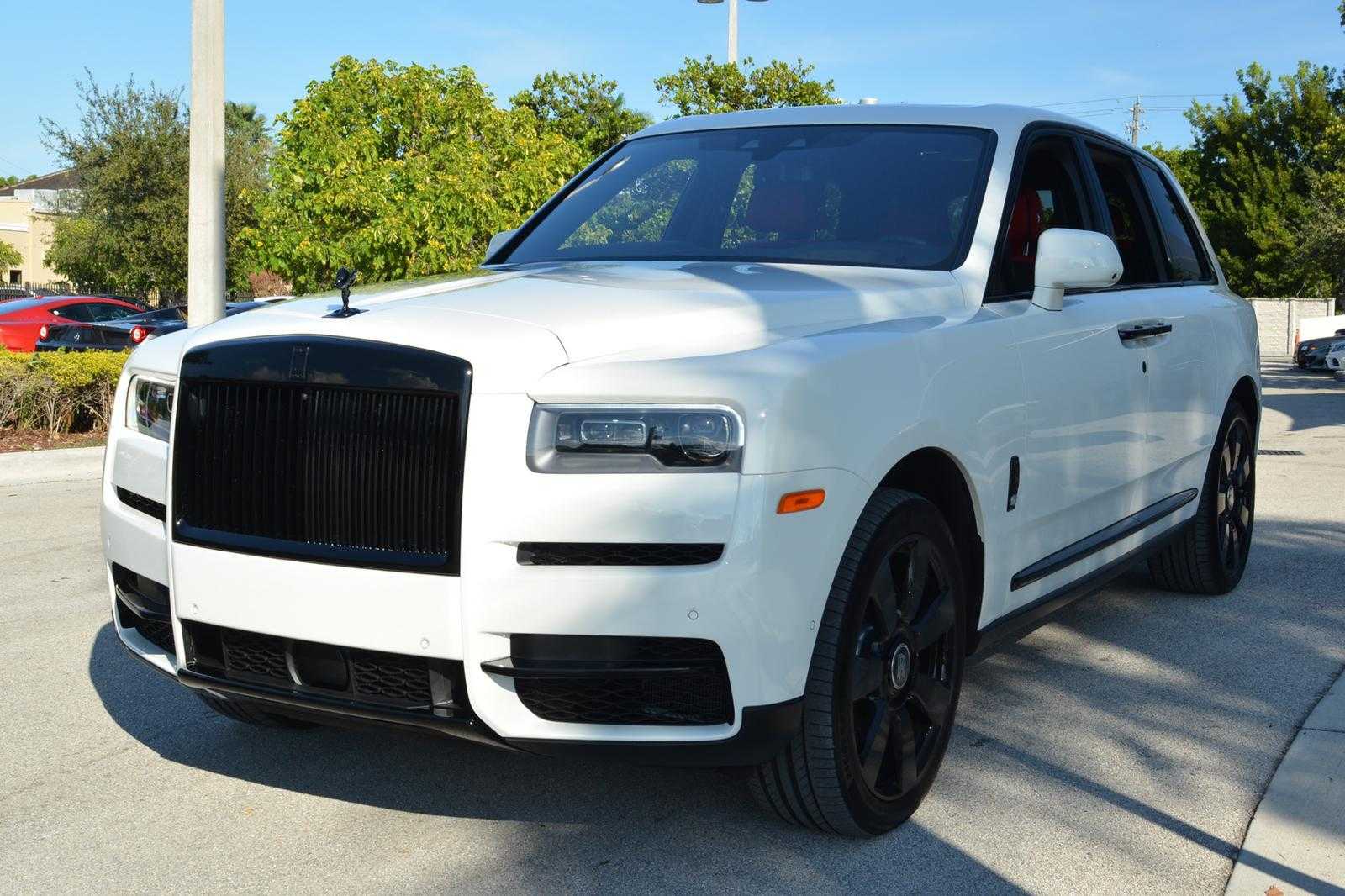 Experience the Luxury of a Rolls Royce Cullinan Rental in Australia